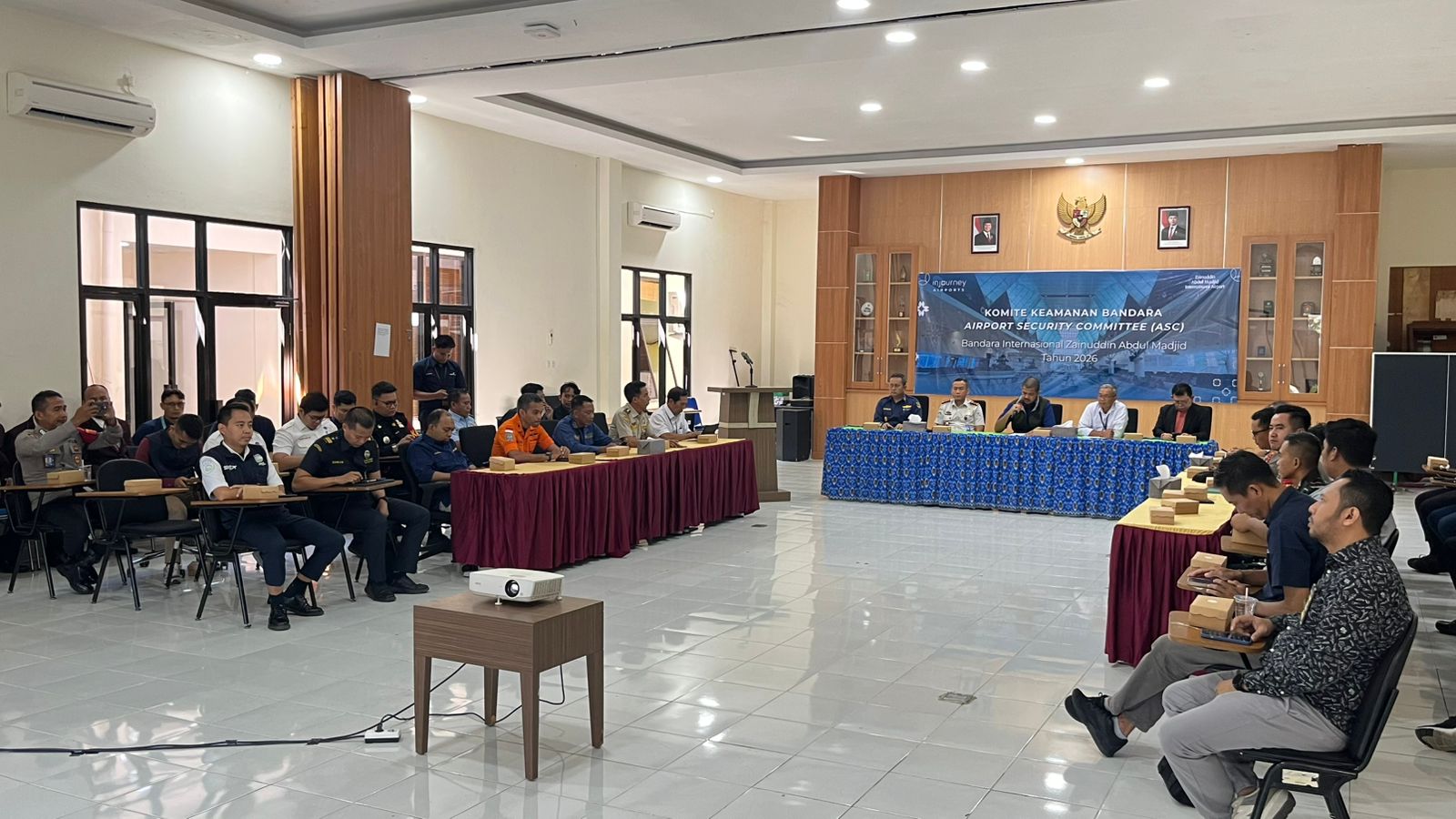 Persiapkan Operasional Haji dan Keselamatan Penerbangan, Bandara ZAM Gelar Rapat Koordinasi