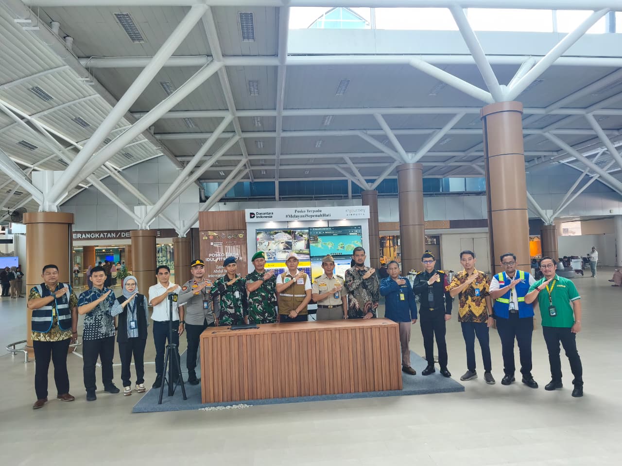 Apel Pembukaan Posko Lebaran 2026 di Bandara Zainuddin Abdul Madjid